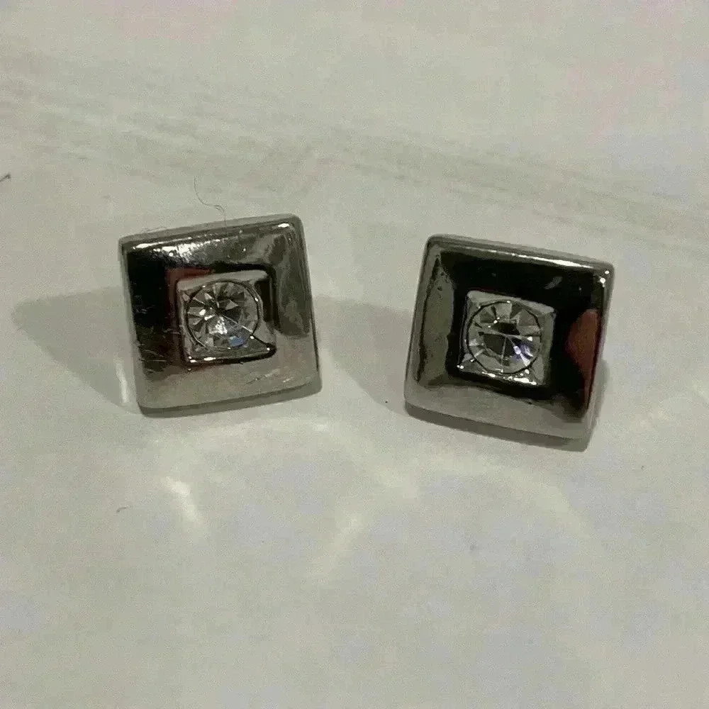 Earrings - Picture 4 of 4
